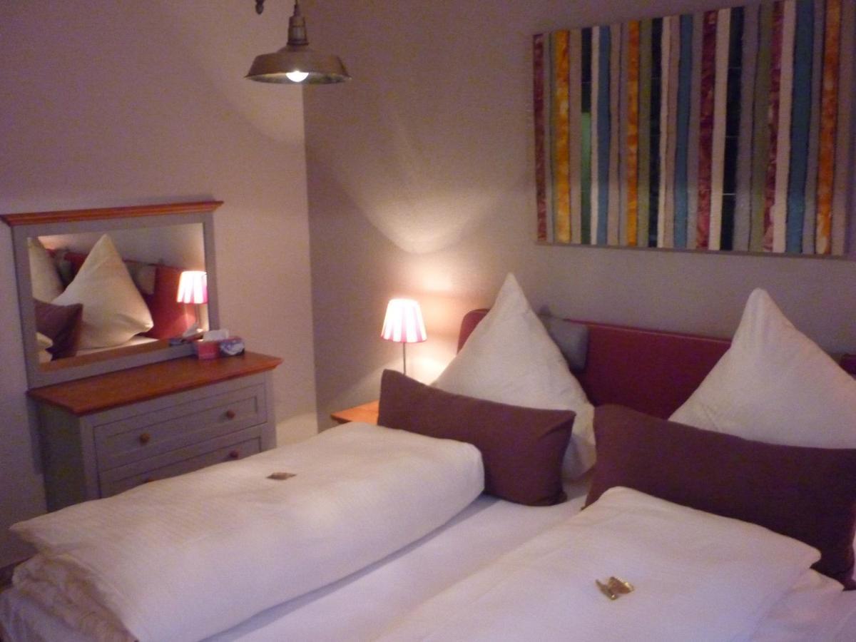 Zu Jeddelohs Lodge Hotel Gladenbach Ngoại thất bức ảnh